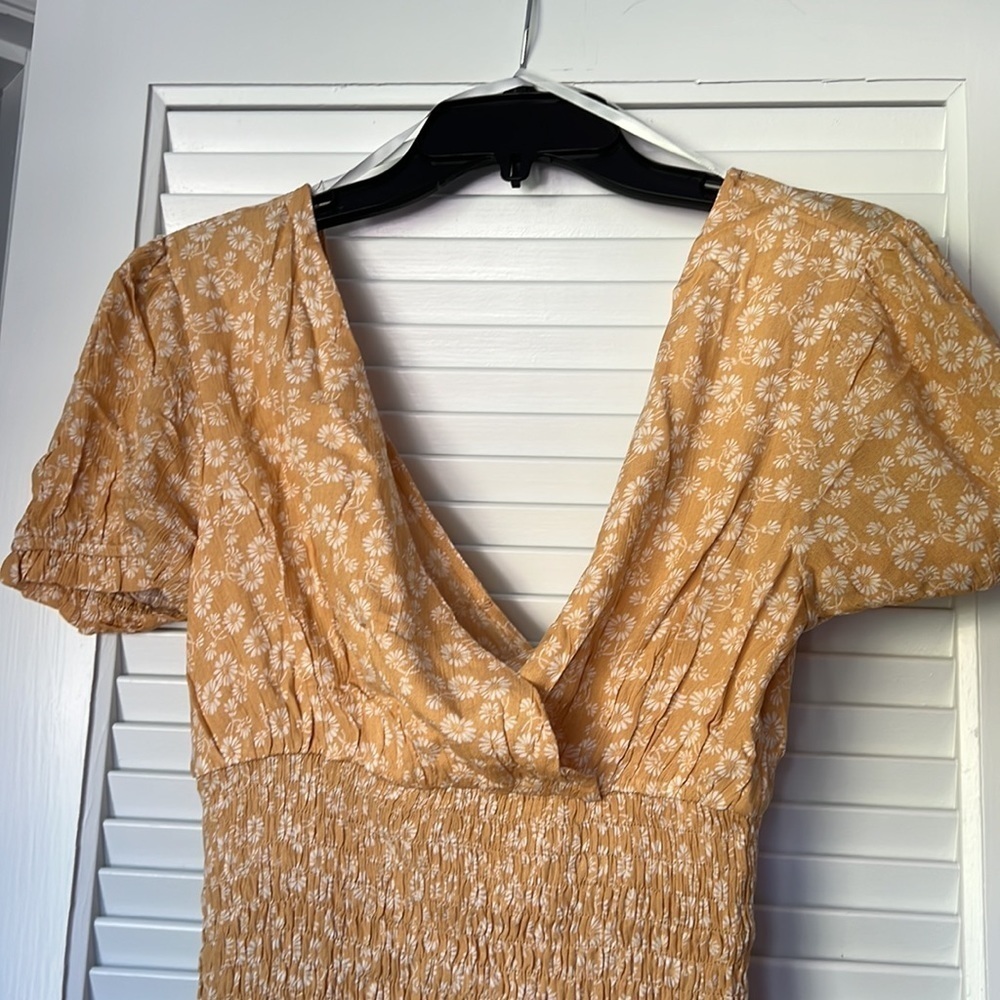 NWOT Urban Outfitters Lumiére daisy yellow sundress - Picture 3 of 5
